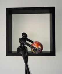 Vrouw met vlammende bal
